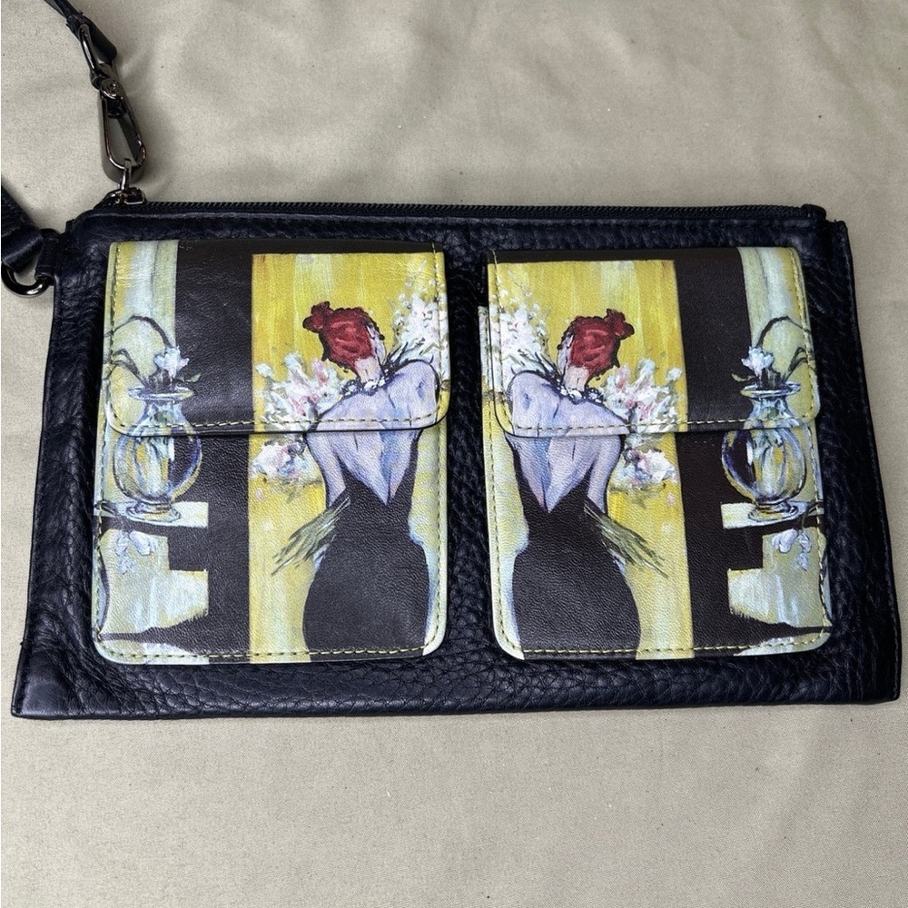 Icon Los Angeles Black Leather Wristlet